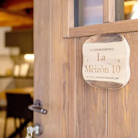 La Maison Du Brenand Apartment *